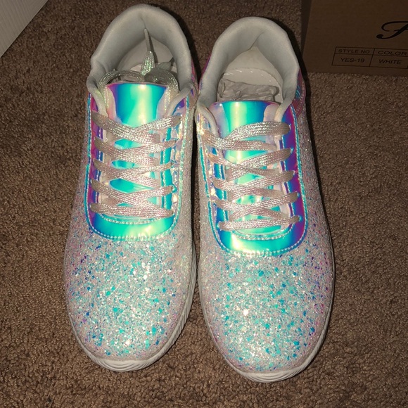 White reflective sparkly comfy shoes - Picture 4 of 6